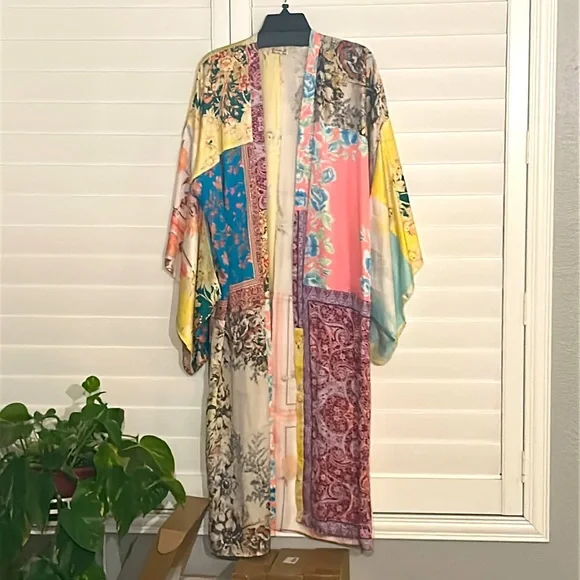 🪷EUC Free People Patched With Love Robe /Kimono. - Picture 3 of 8